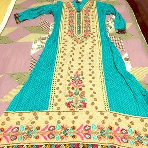 Pakistani clothing